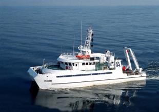 Pływające specjalistyczne laboratorium morskie r/v IMOR  IMOR jest katamaranem przeznaczonym do badań szelfu, w tym do obsługi pojazdu podwodnego ROV. Konstrukcja statku przewiduje wykonywanie przezeń wielu zadań, takich jak pomiary hydrograficzne i geofizyczne, badania dna i znajdujących się na nim lub pod nim kabli, rurociąg&oacute;w oraz innych obiekt&oacute;w.